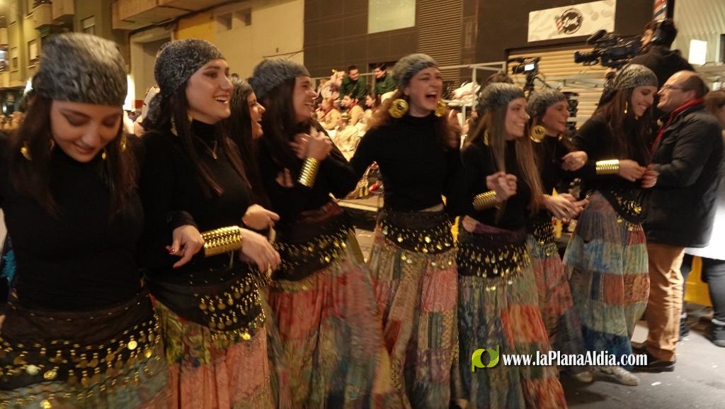 Burriana celebra la Cavalcada del Ninot amb s?tira i humor