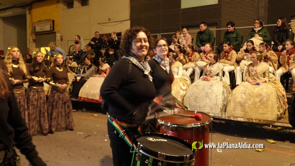 Burriana celebra la Cavalcada del Ninot amb s?tira i humor