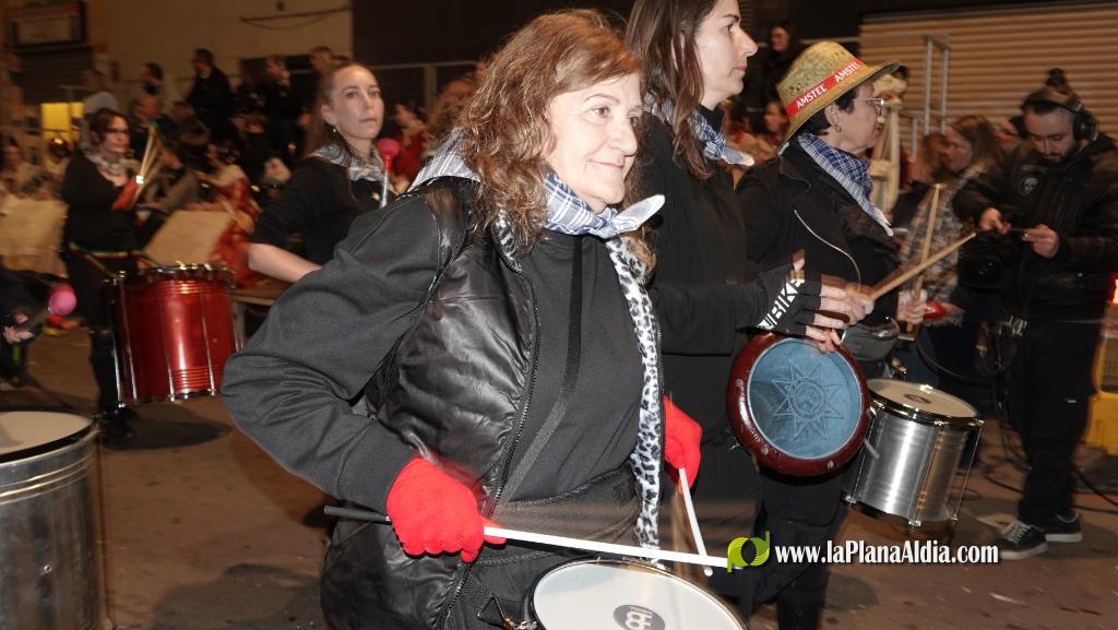 Burriana celebra la Cavalcada del Ninot amb s?tira i humor