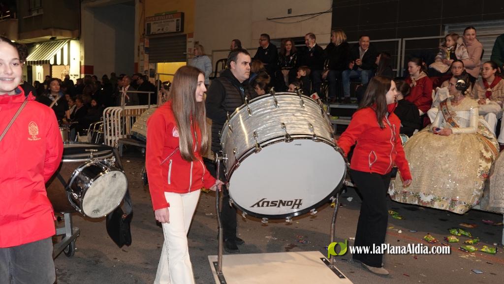 Burriana celebra la Cavalcada del Ninot amb s?tira i humor