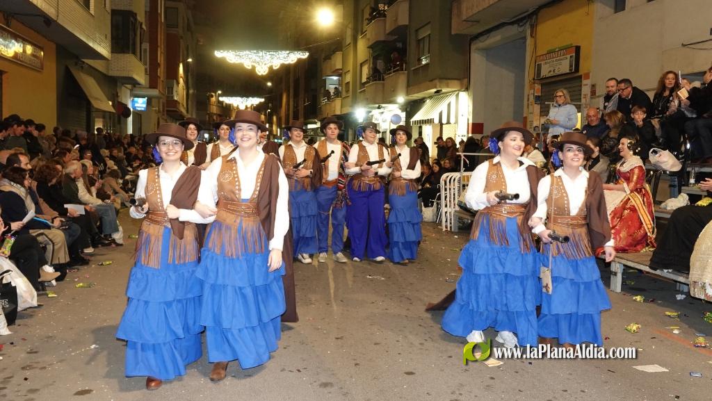 Burriana celebra la Cavalcada del Ninot amb s?tira i humor