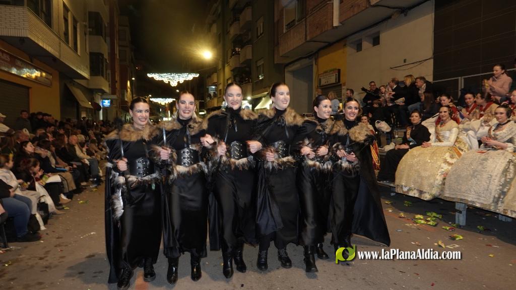 Burriana celebra la Cavalcada del Ninot amb s?tira i humor