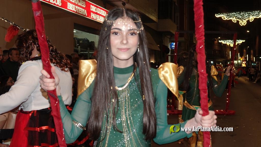 Burriana celebra la Cavalcada del Ninot amb s?tira i humor