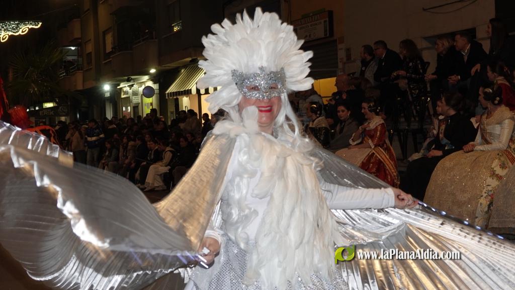 Burriana celebra la Cavalcada del Ninot amb s?tira i humor