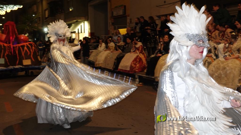 Burriana celebra la Cavalcada del Ninot amb s?tira i humor