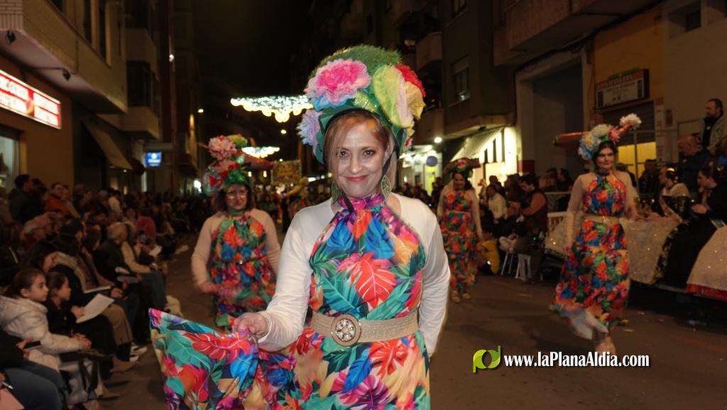 Burriana celebra la Cavalcada del Ninot amb s?tira i humor