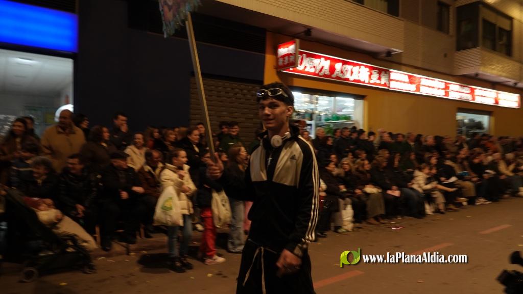 Burriana celebra la Cavalcada del Ninot amb s?tira i humor