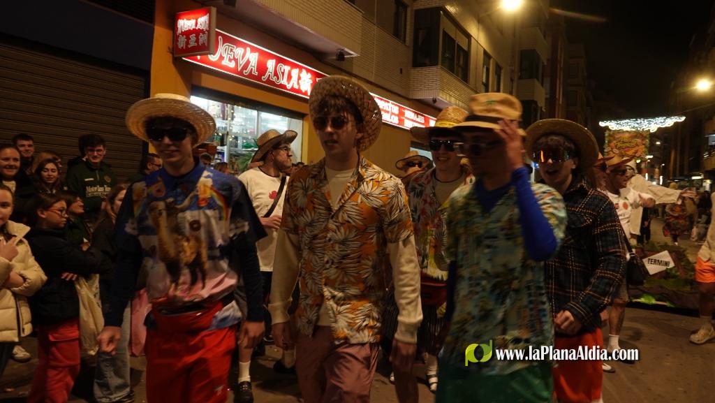 Burriana celebra la Cavalcada del Ninot amb s?tira i humor