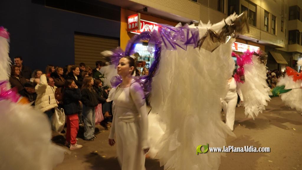 Burriana celebra la Cavalcada del Ninot amb s?tira i humor