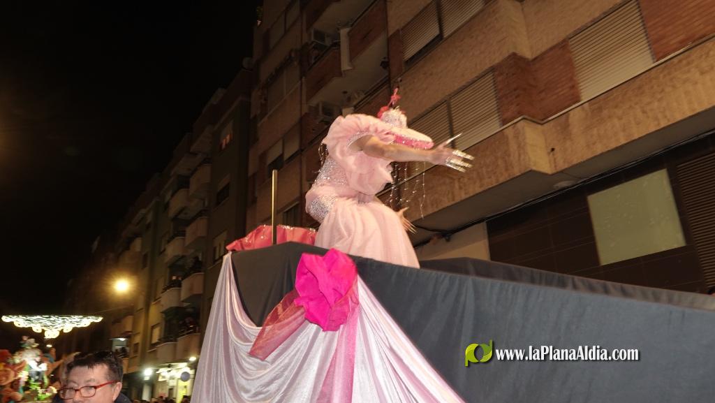 Burriana celebra la Cavalcada del Ninot amb s?tira i humor