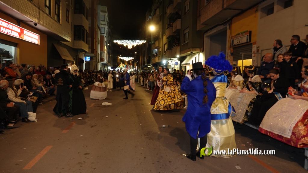 Burriana celebra la Cavalcada del Ninot amb s?tira i humor