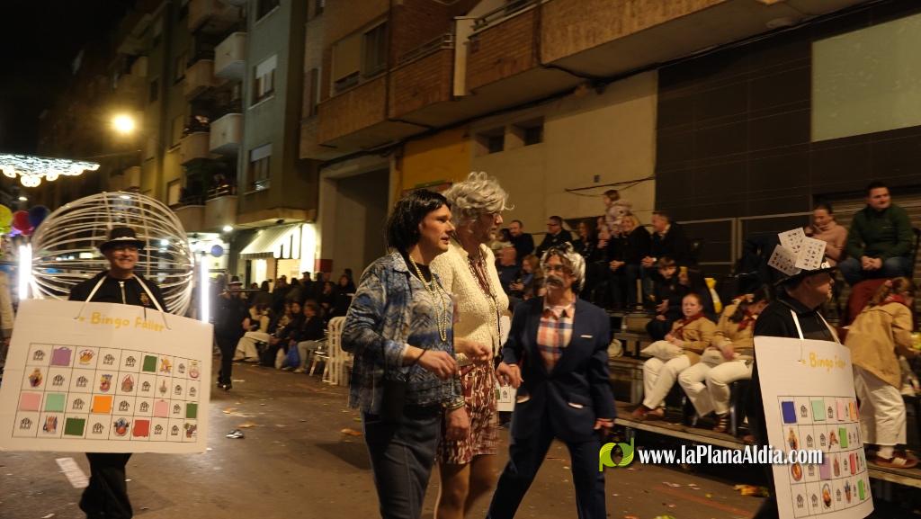 Burriana celebra la Cavalcada del Ninot amb s?tira i humor