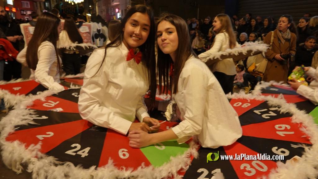 Burriana celebra la Cavalcada del Ninot amb s?tira i humor