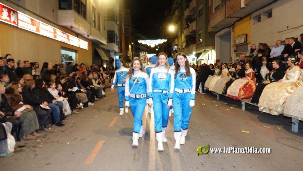 Burriana celebra la Cavalcada del Ninot amb s?tira i humor