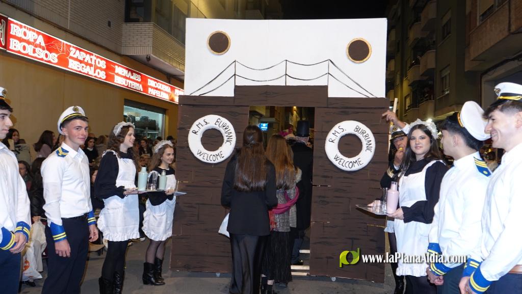 Burriana celebra la Cavalcada del Ninot amb s?tira i humor