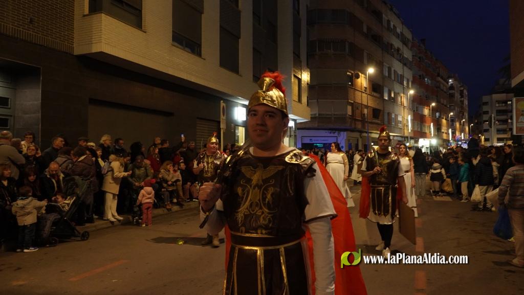 Burriana celebra la Cavalcada del Ninot amb s?tira i humor