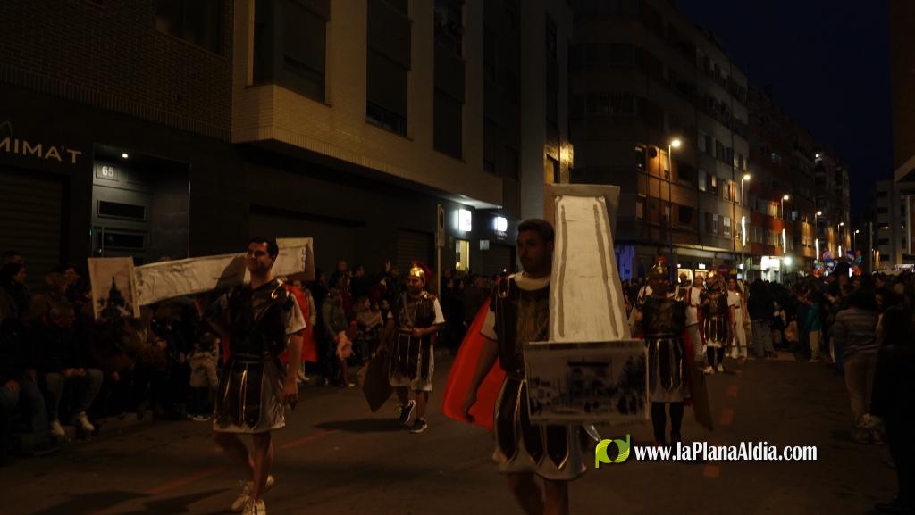 Burriana celebra la Cavalcada del Ninot amb s?tira i humor