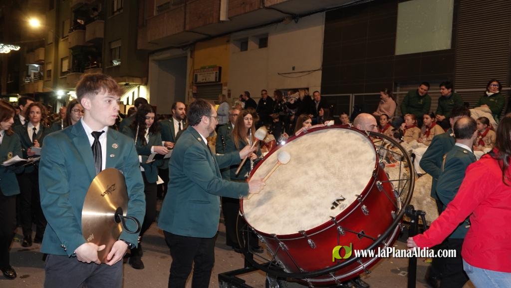 Burriana celebra la Cavalcada del Ninot amb s?tira i humor