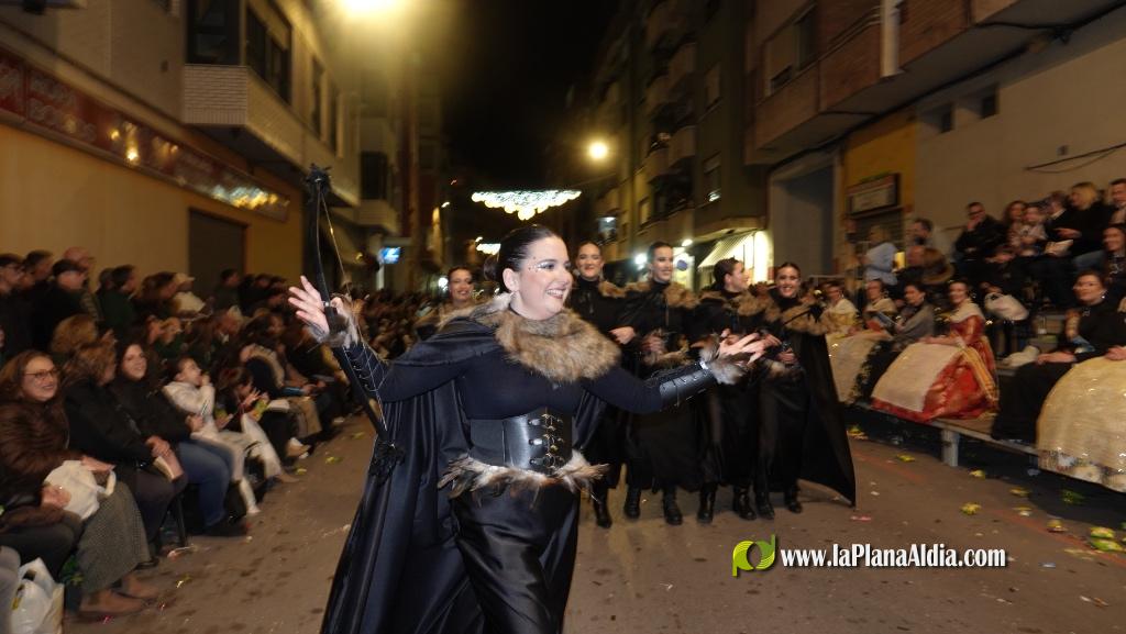 Burriana celebra la Cavalcada del Ninot amb s?tira i humor