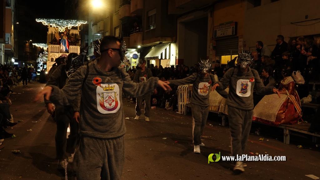 Burriana celebra la Cavalcada del Ninot amb s?tira i humor