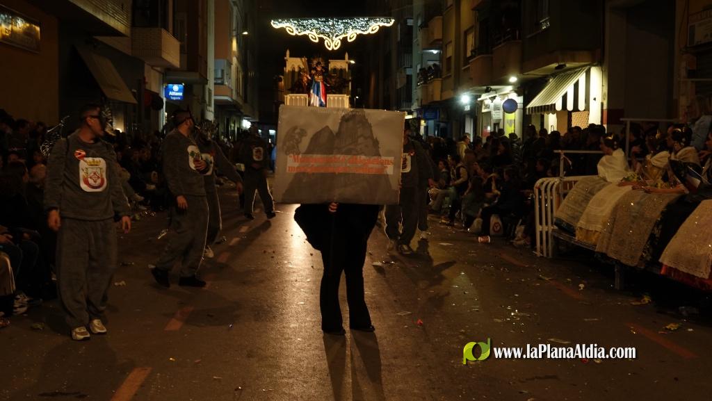 Burriana celebra la Cavalcada del Ninot amb s?tira i humor