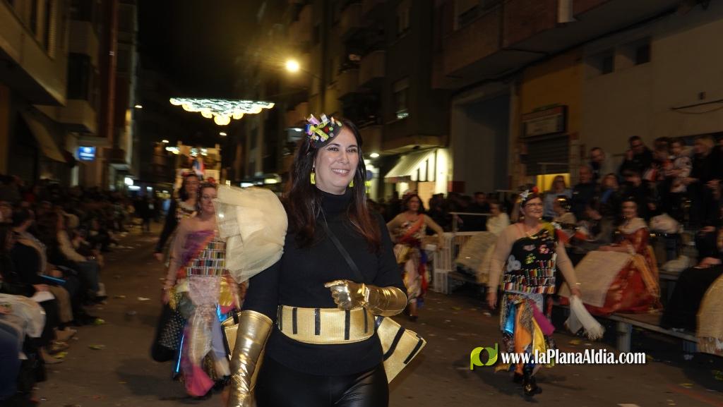 Burriana celebra la Cavalcada del Ninot amb s?tira i humor