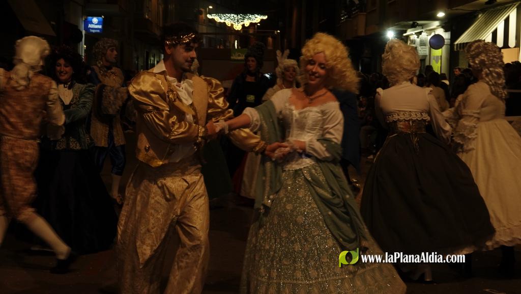 Burriana celebra la Cavalcada del Ninot amb s?tira i humor