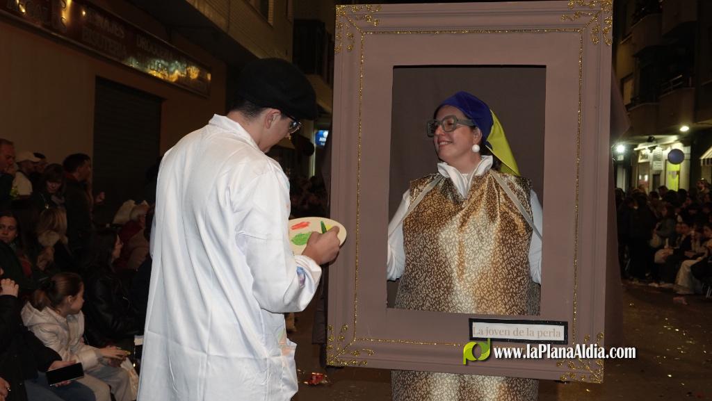 Burriana celebra la Cavalcada del Ninot amb s?tira i humor