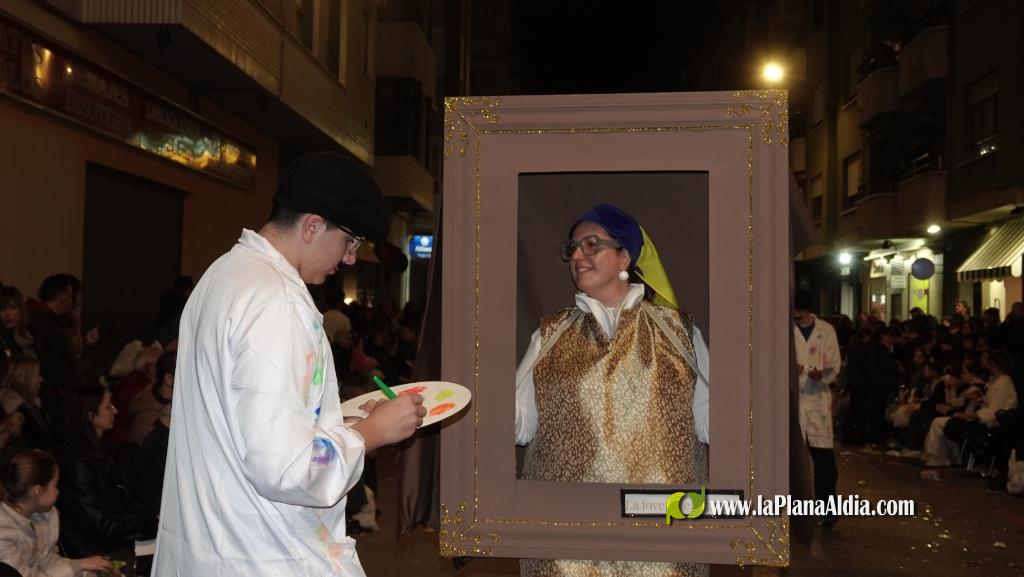 Burriana celebra la Cavalcada del Ninot amb s?tira i humor
