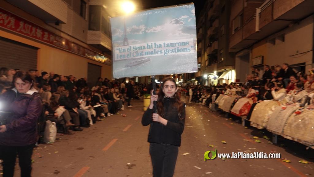 Burriana celebra la Cavalcada del Ninot amb s?tira i humor