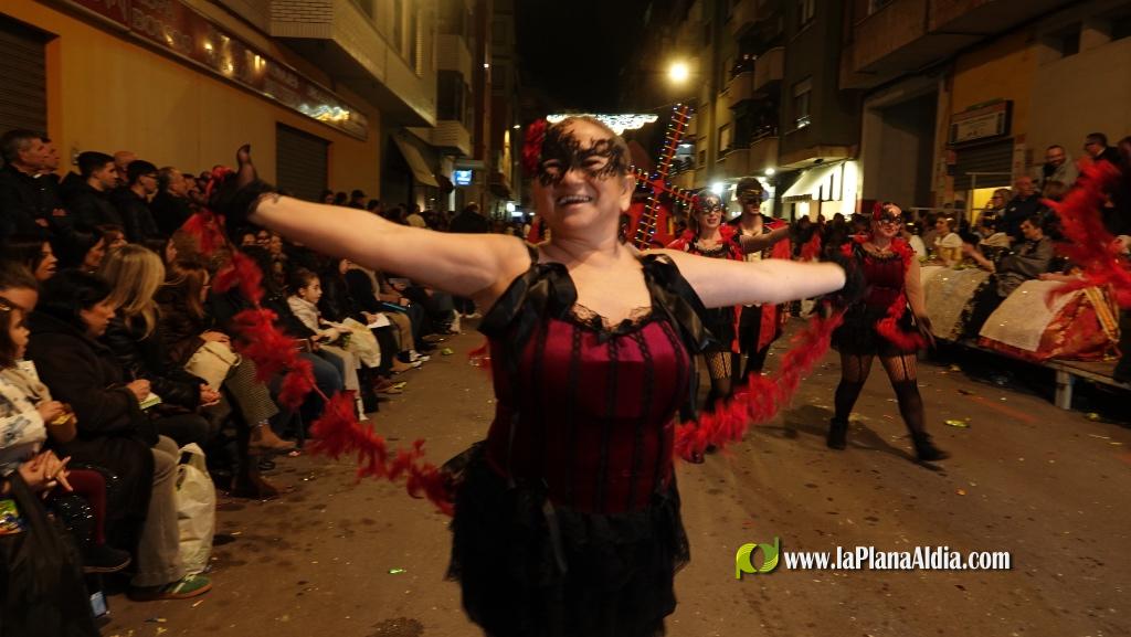 Burriana celebra la Cavalcada del Ninot amb s?tira i humor