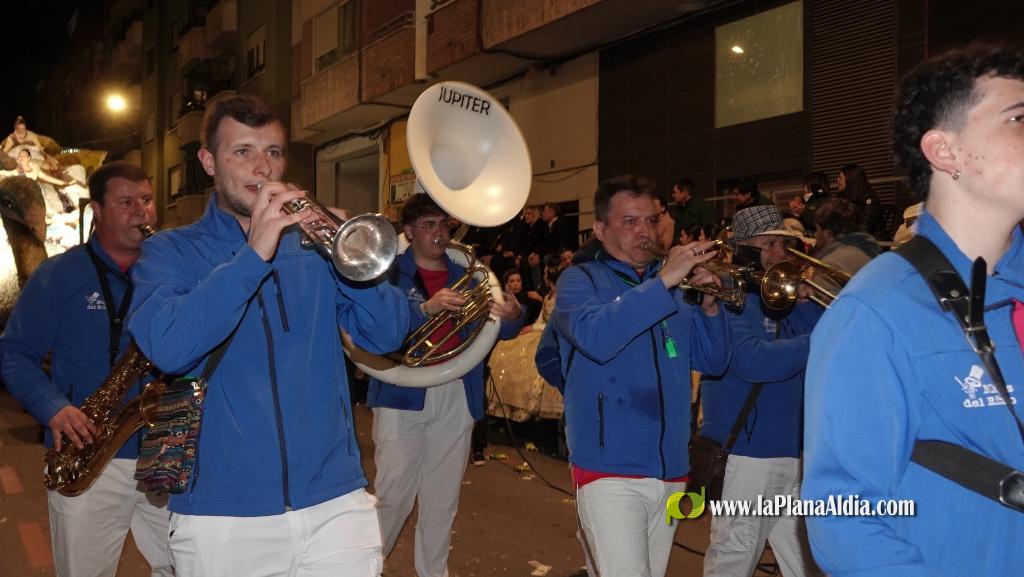 Burriana celebra la Cavalcada del Ninot amb s?tira i humor