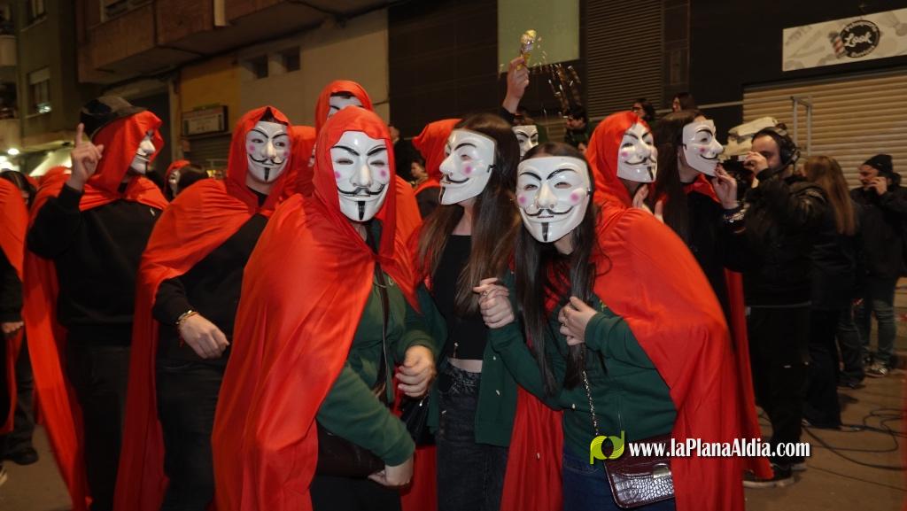 Burriana celebra la Cavalcada del Ninot amb s?tira i humor