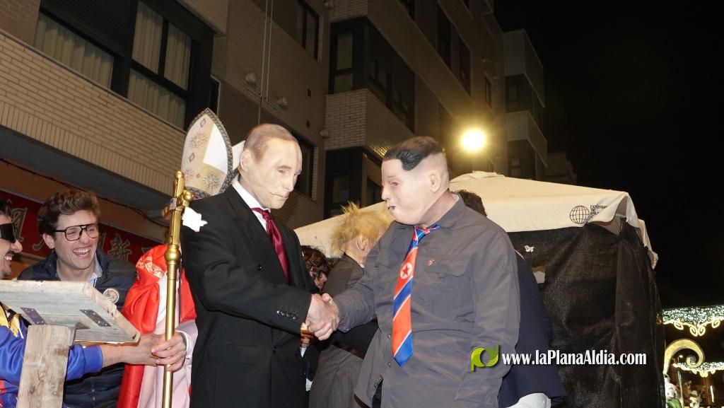 Burriana celebra la Cavalcada del Ninot amb s?tira i humor