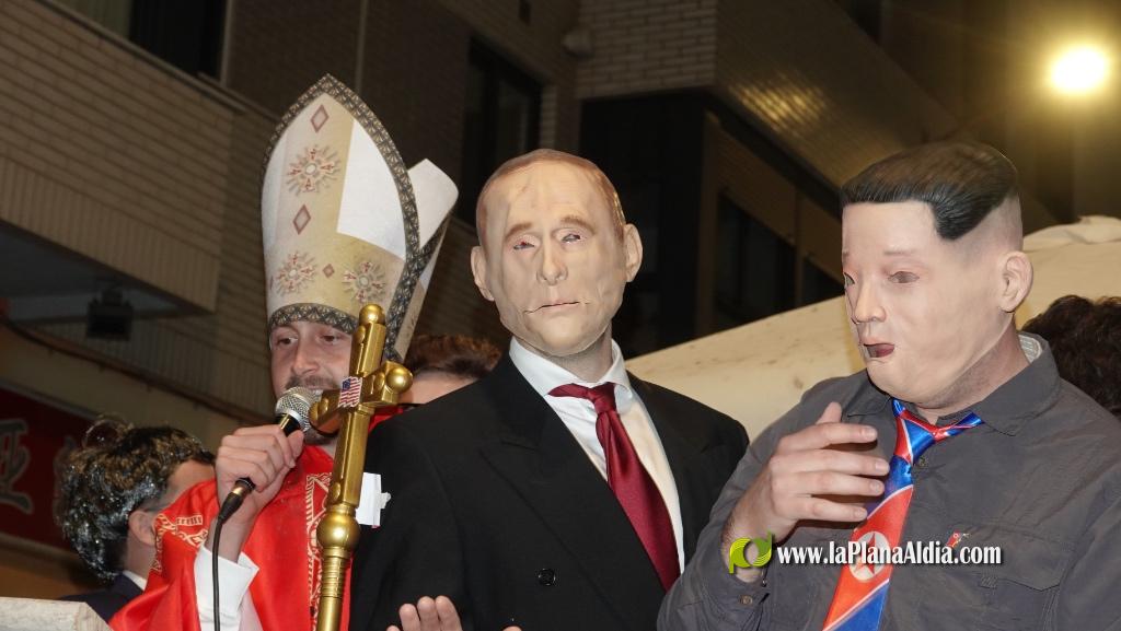 Burriana celebra la Cavalcada del Ninot amb s?tira i humor