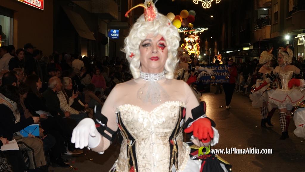 Burriana celebra la Cavalcada del Ninot amb s?tira i humor