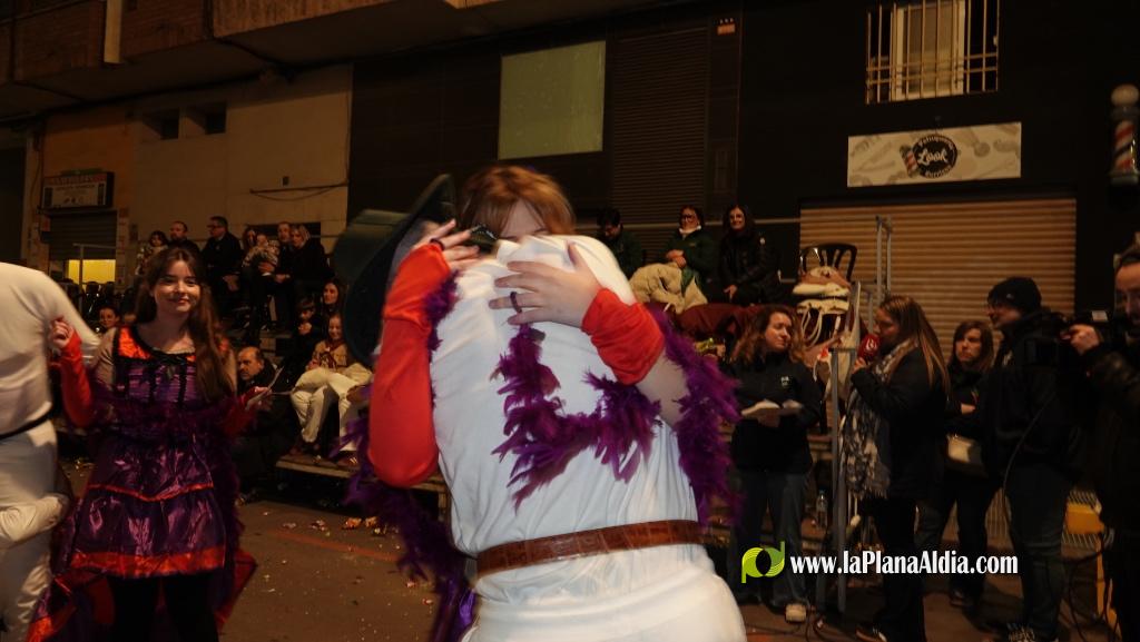 Burriana celebra la Cavalcada del Ninot amb s?tira i humor
