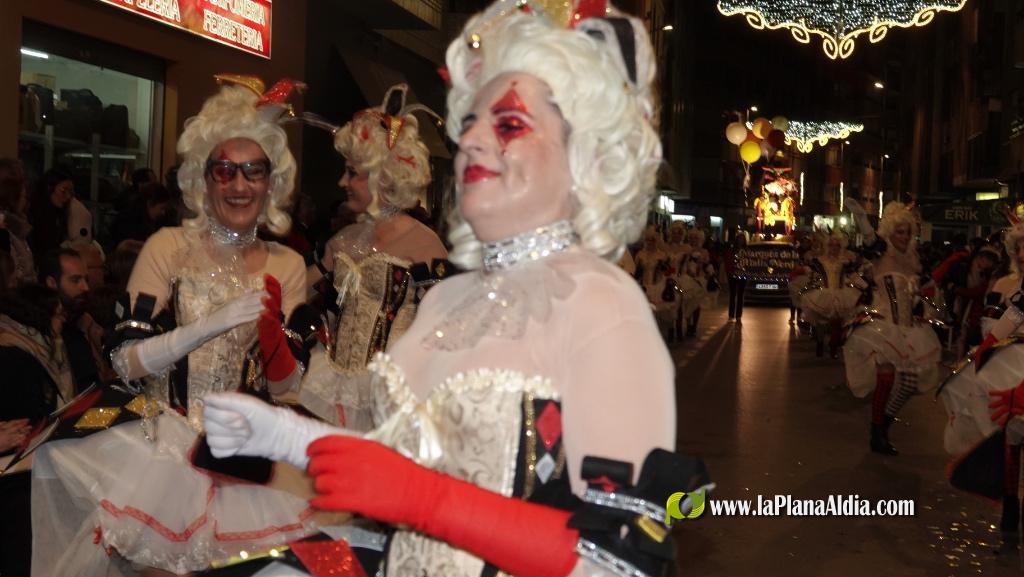 Burriana celebra la Cavalcada del Ninot amb s?tira i humor