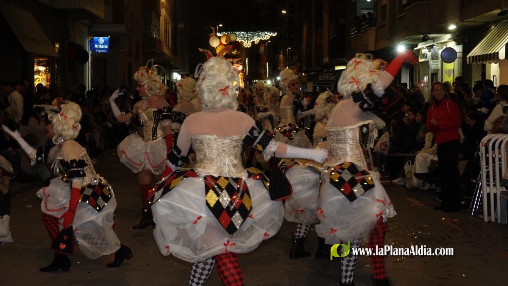 Burriana celebra la Cavalcada del Ninot amb s?tira i humor