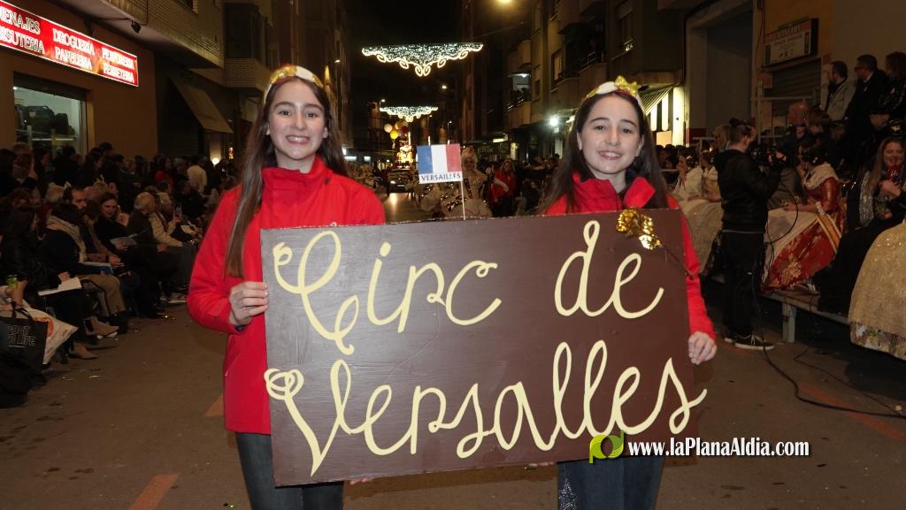 Burriana celebra la Cavalcada del Ninot amb s?tira i humor