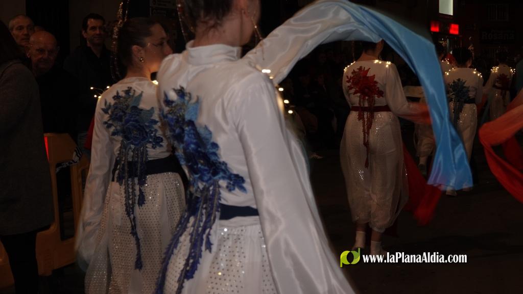 Burriana celebra la Cavalcada del Ninot amb s?tira i humor