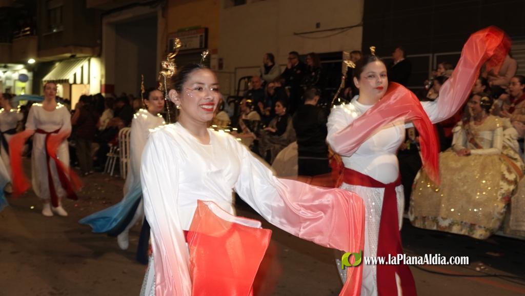 Burriana celebra la Cavalcada del Ninot amb s?tira i humor