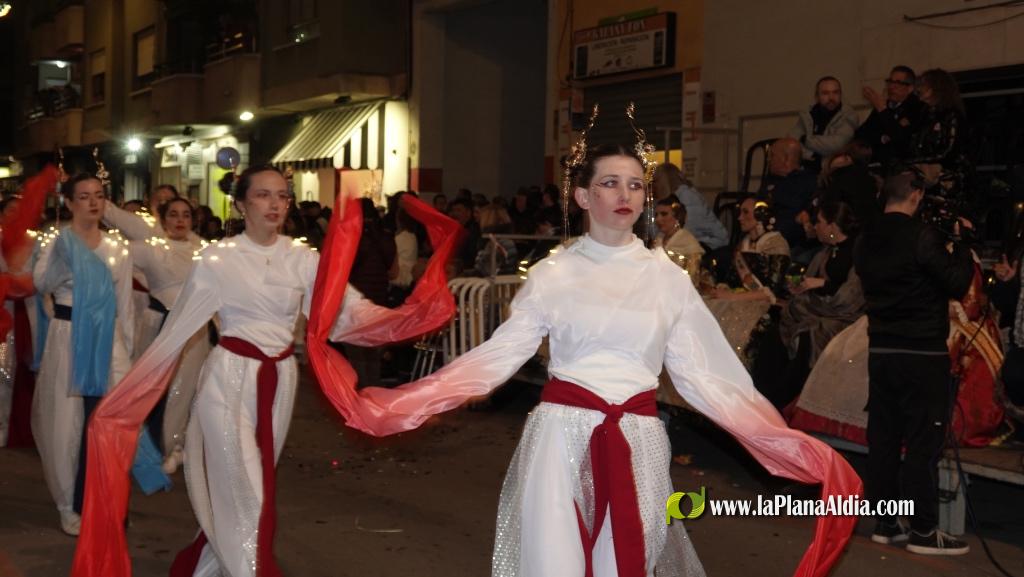 Burriana celebra la Cavalcada del Ninot amb s?tira i humor