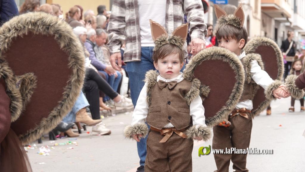 Borriana celebra la Cavalcada del Ninot Infantil amb desfilades i premis