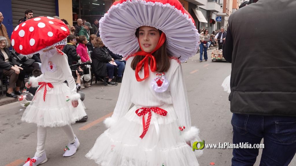 Borriana celebra la Cavalcada del Ninot Infantil amb desfilades i premis