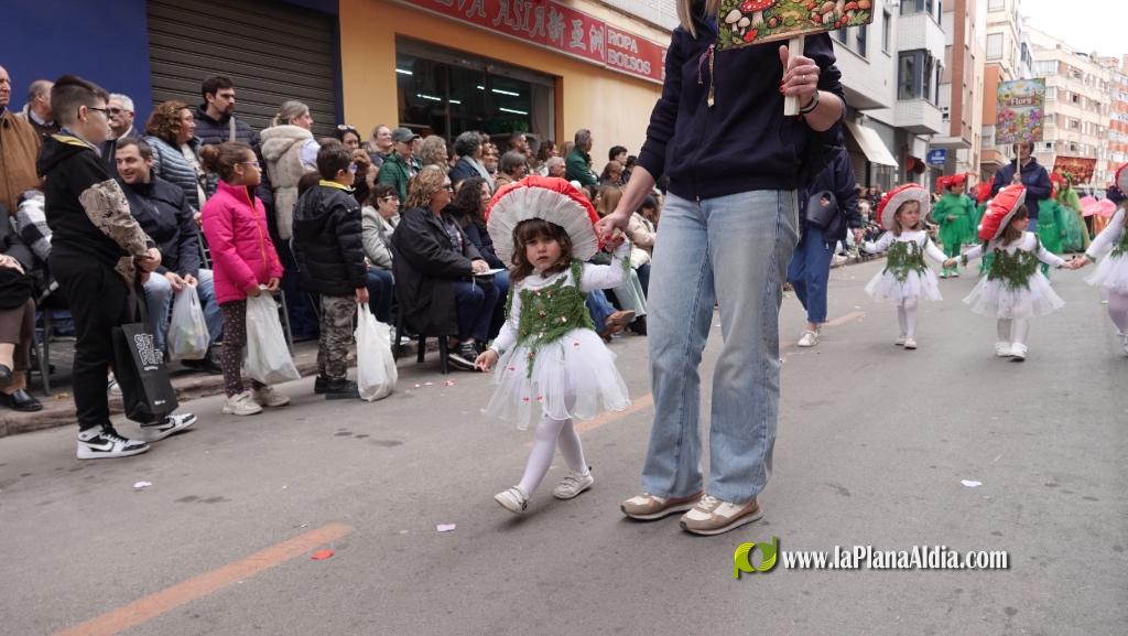 Borriana celebra la Cavalcada del Ninot Infantil amb desfilades i premis
