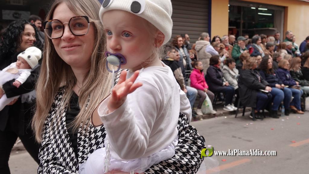 Borriana celebra la Cavalcada del Ninot Infantil amb desfilades i premis
