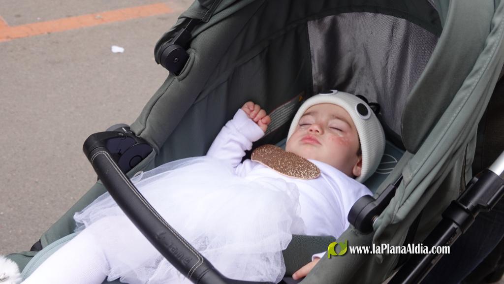 Borriana celebra la Cavalcada del Ninot Infantil amb desfilades i premis