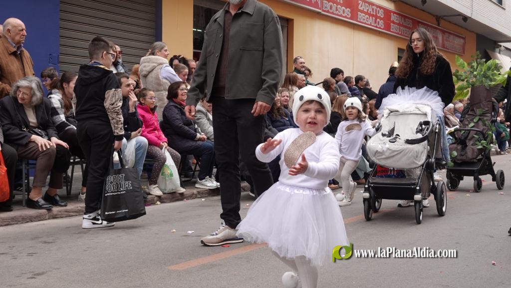 Borriana celebra la Cavalcada del Ninot Infantil amb desfilades i premis