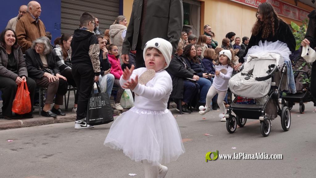Borriana celebra la Cavalcada del Ninot Infantil amb desfilades i premis